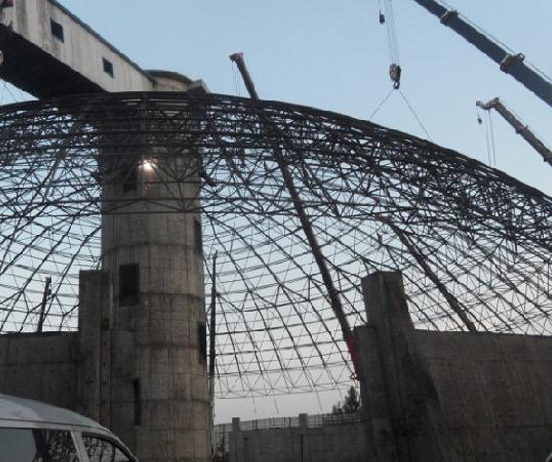 新乐网架分条或分块安装法